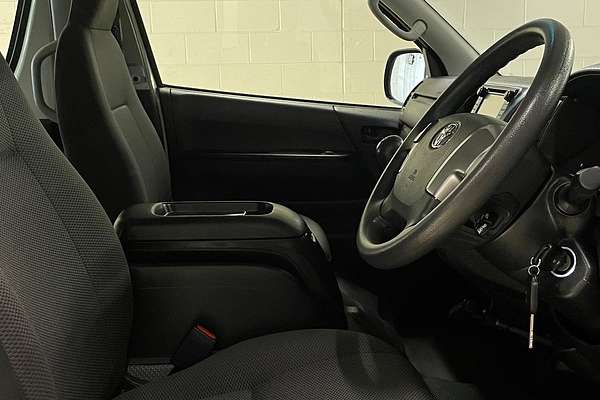 2018 Toyota Hiace Commuter KDH223R ELWB High Roof