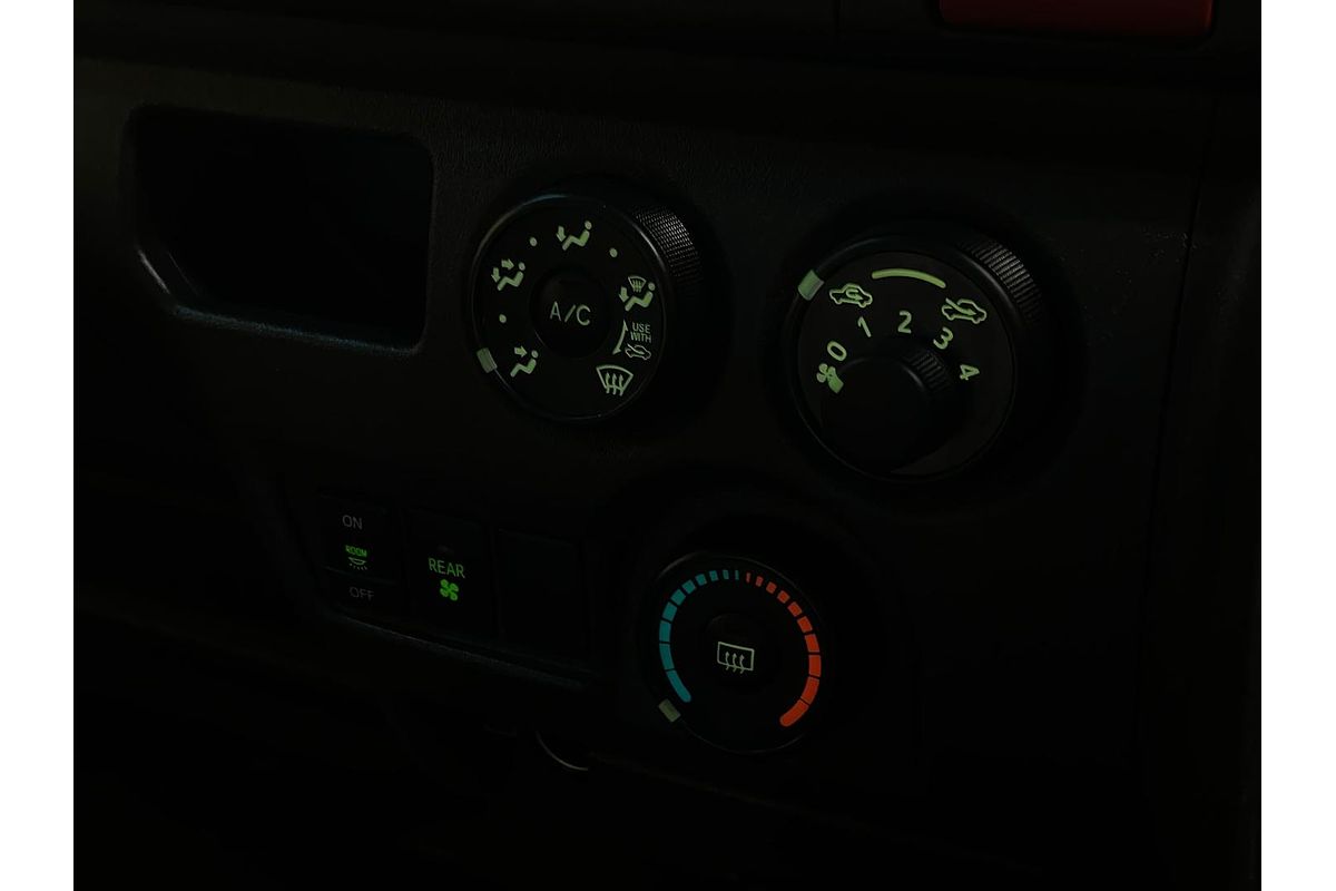 2018 Toyota Hiace Commuter KDH223R ELWB High Roof