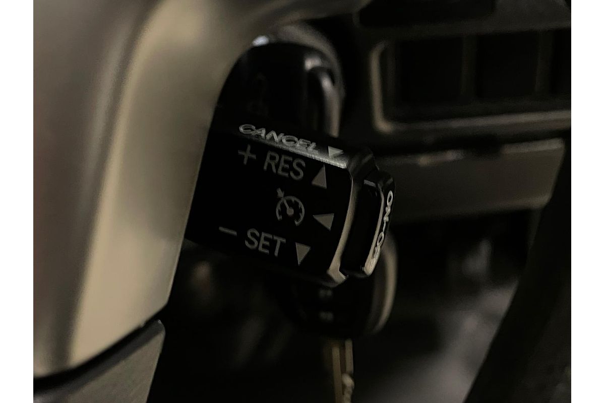 2018 Toyota Hiace Commuter KDH223R ELWB High Roof