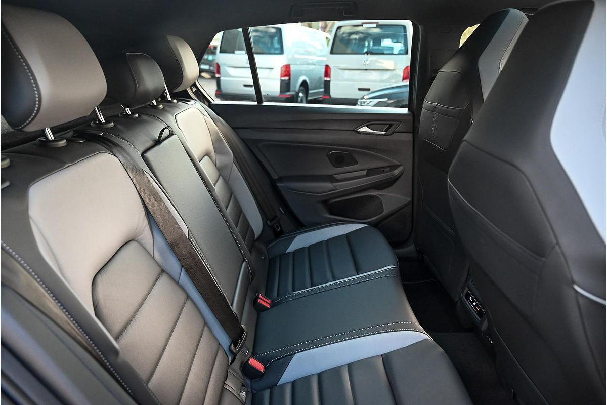 2025 Volkswagen Golf 110TSI R-Line 8.5
