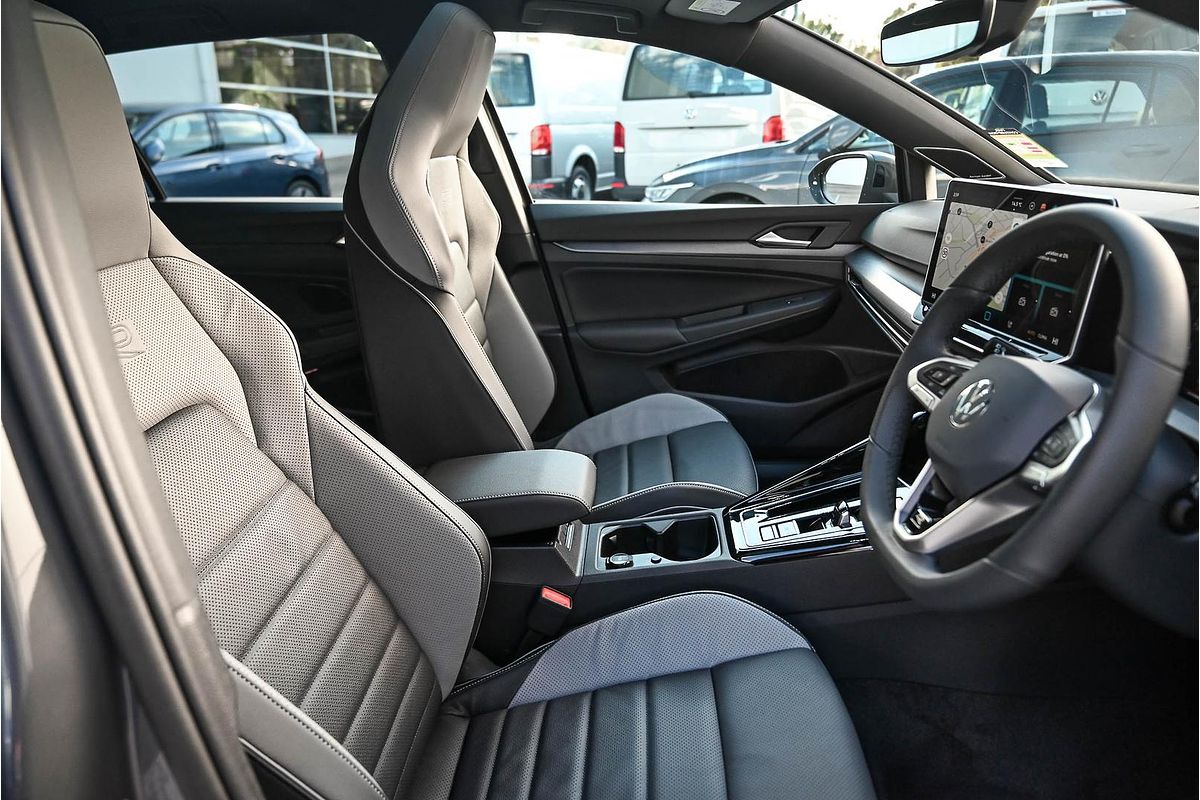 2025 Volkswagen Golf 110TSI R-Line 8.5