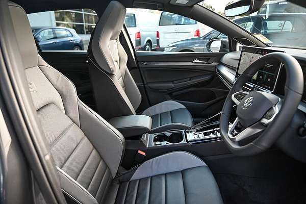 2025 Volkswagen Golf 110TSI R-Line 8.5
