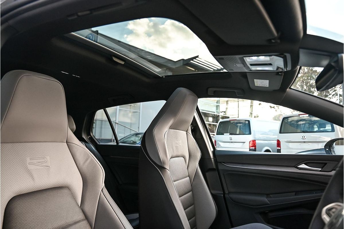2025 Volkswagen Golf 110TSI R-Line 8.5