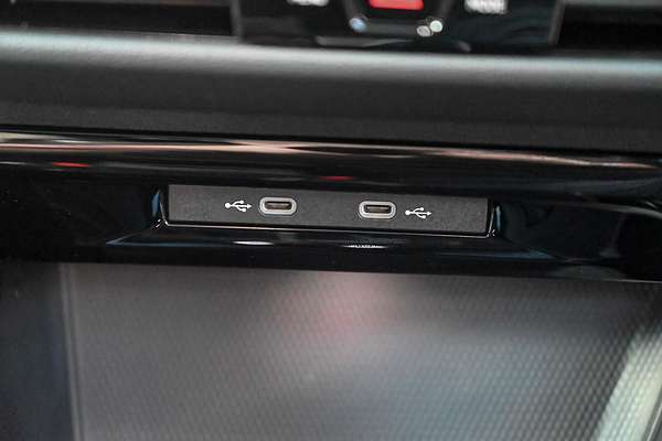 2025 Volkswagen Golf 110TSI R-Line 8.5