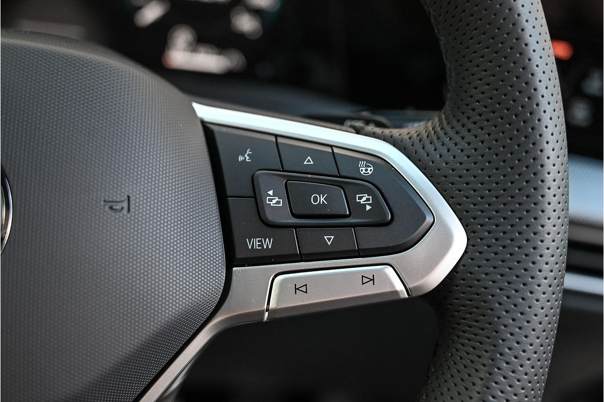 2025 Volkswagen Golf 110TSI R-Line 8.5