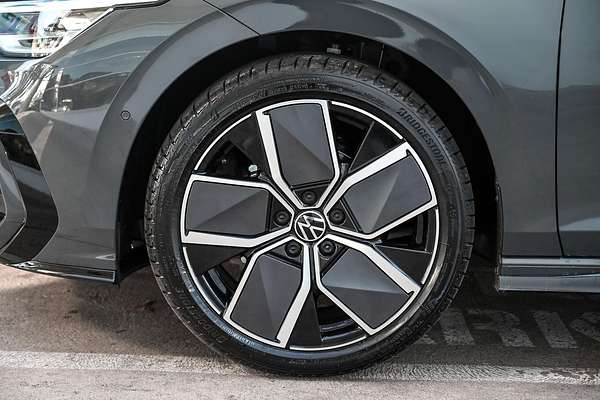 2025 Volkswagen Golf 110TSI R-Line 8.5