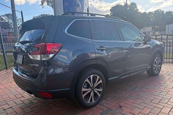 2024 Subaru Forester 2.5i Premium S5
