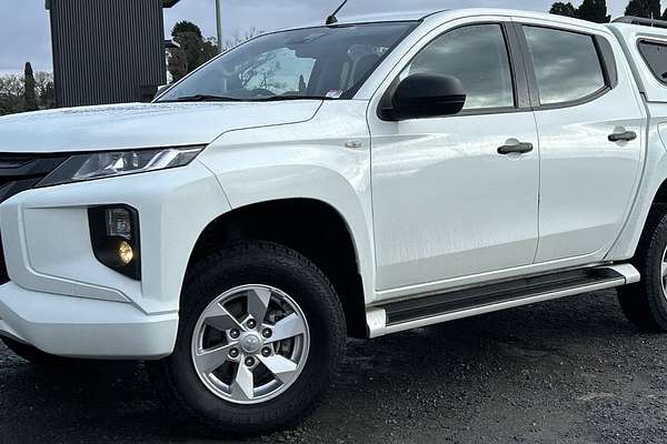 2022 Mitsubishi Triton GLX+ MR 4X4