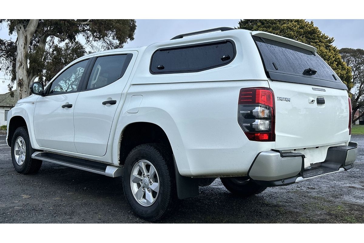 2022 Mitsubishi Triton GLX+ MR 4X4