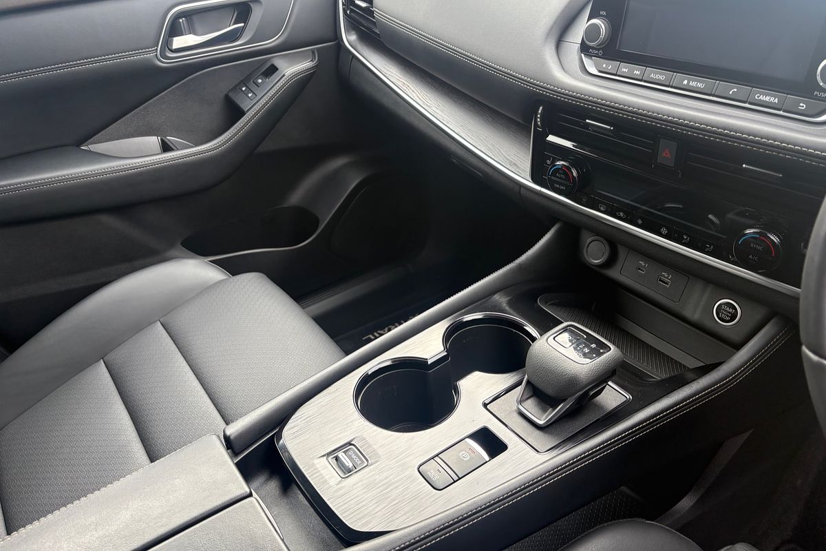 2024 Nissan X-TRAIL ST-L T33