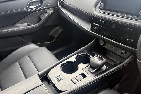 2024 Nissan X-TRAIL ST-L T33