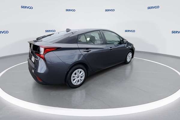 2022 Toyota Prius LE