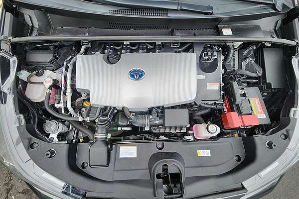 2022 Toyota Prius LE
