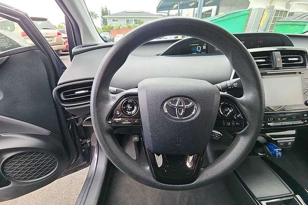 2022 Toyota Prius LE