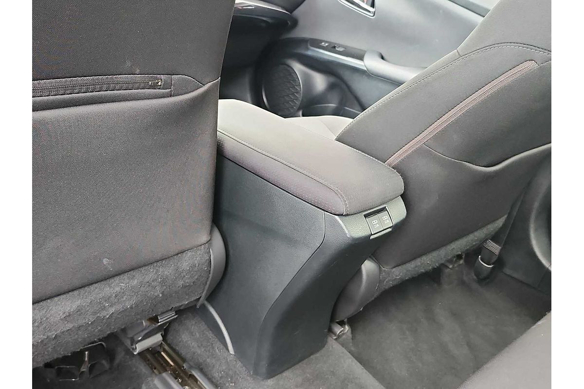 2022 Toyota Prius LE