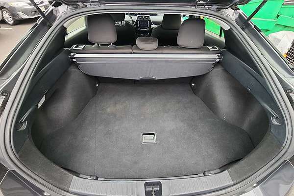 2022 Toyota Prius LE