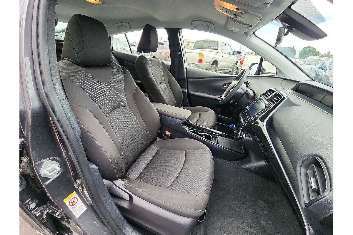2022 Toyota Prius LE