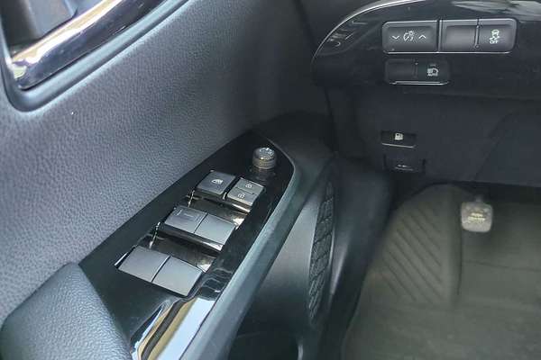 2021 Toyota Prius L Eco