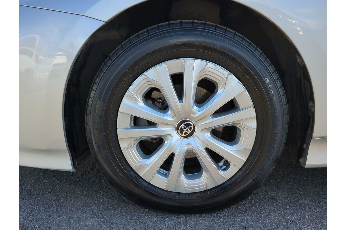 2021 Toyota Prius L Eco