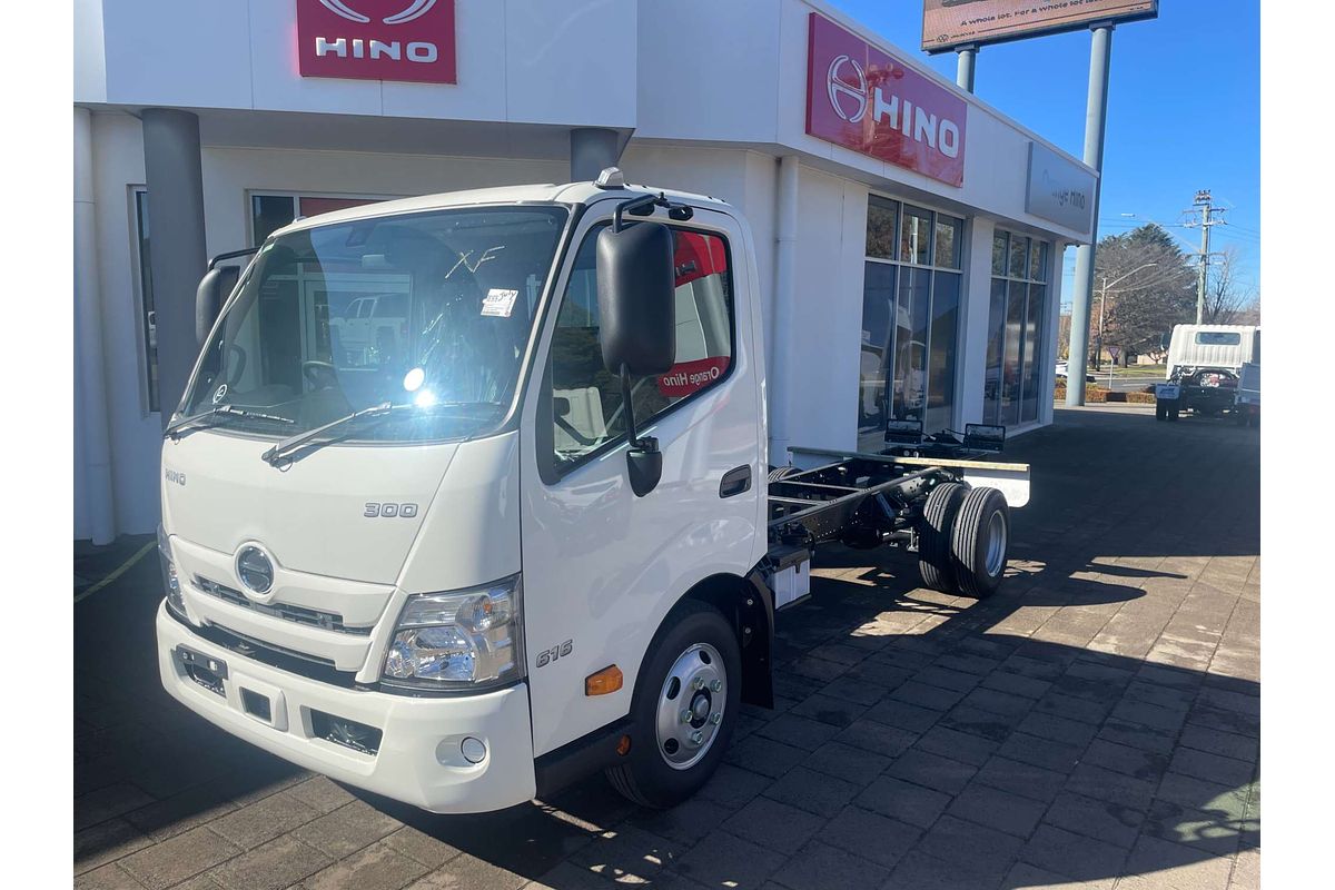 2025 Hino 300 Series 616 4x2