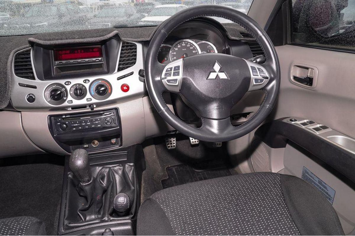 2010 Mitsubishi Triton GLX-R MN 4X4