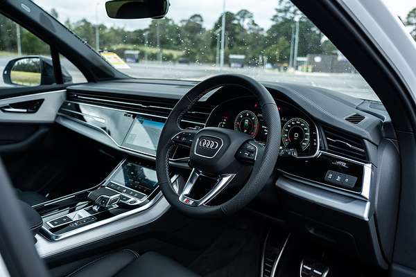 2025 Audi Q7 50 TDI S line 4M