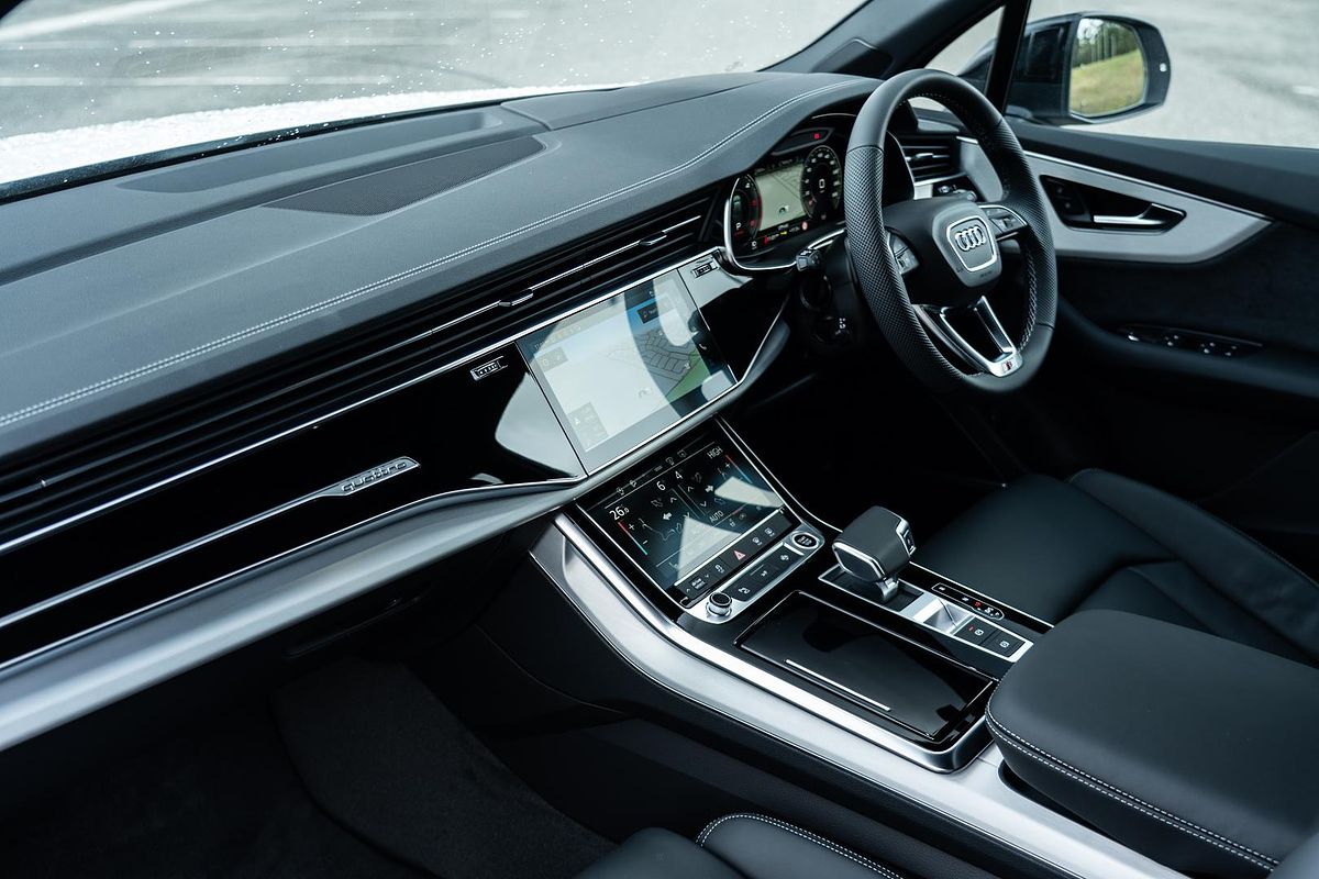 2025 Audi Q7 50 TDI S line 4M