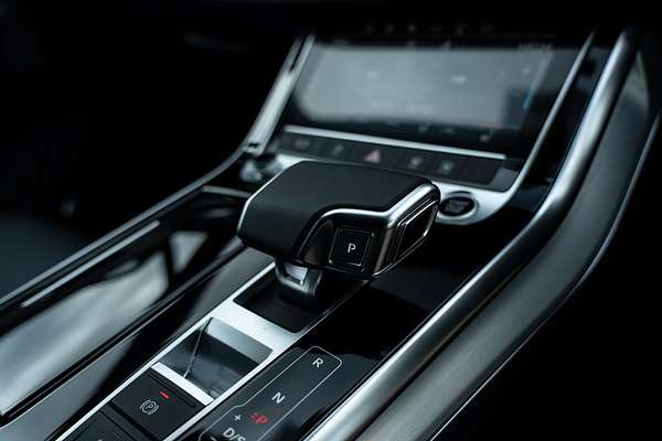 2025 Audi Q7 50 TDI S line 4M