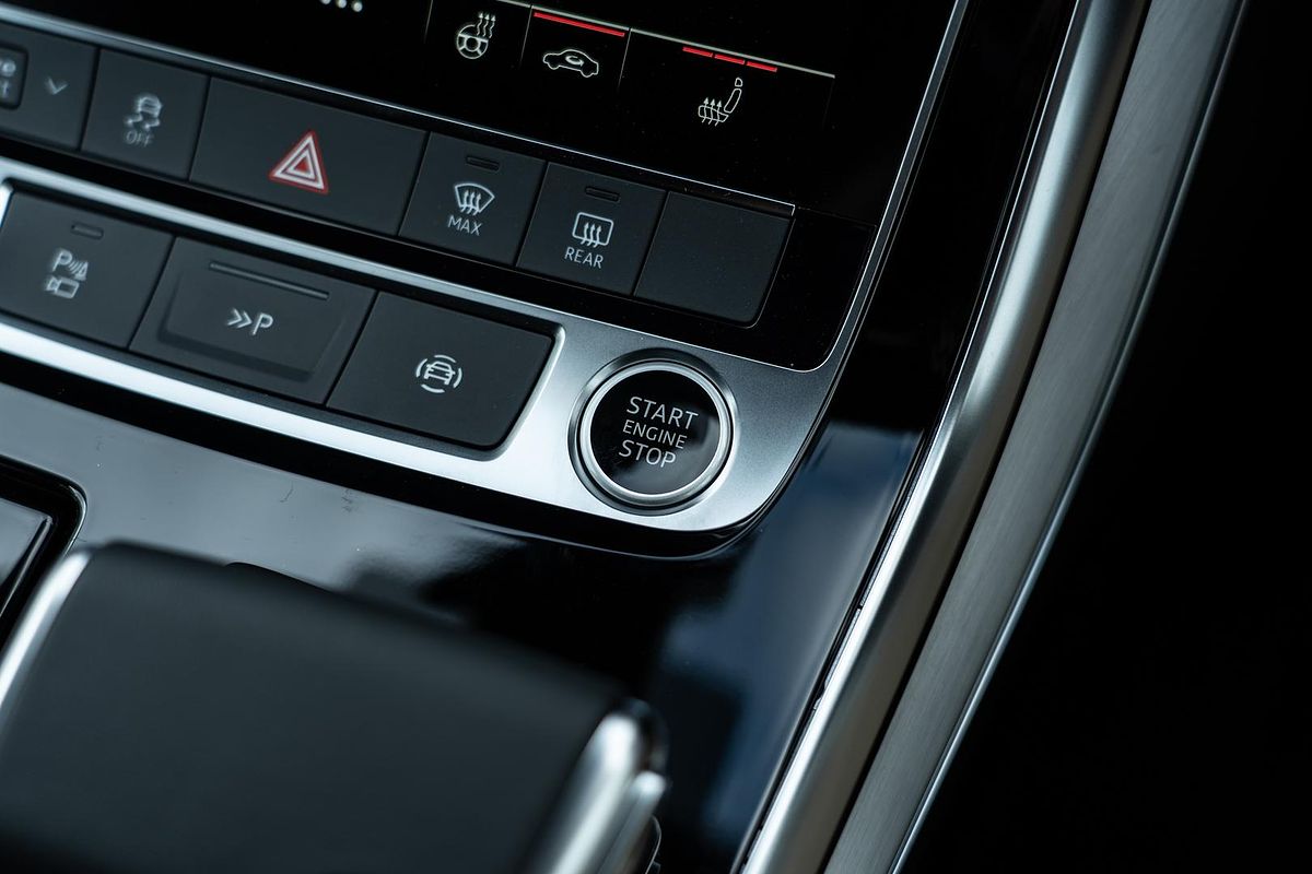 2025 Audi Q7 50 TDI S line 4M