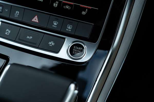 2025 Audi Q7 50 TDI S line 4M