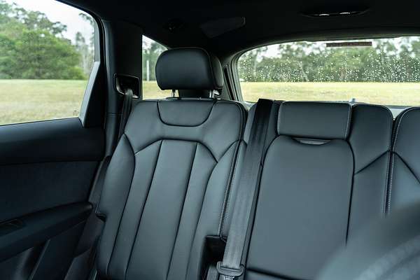 2025 Audi Q7 50 TDI S line 4M