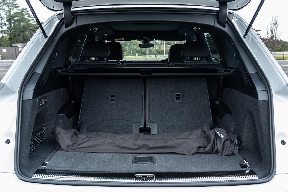 2025 Audi Q7 50 TDI S line 4M