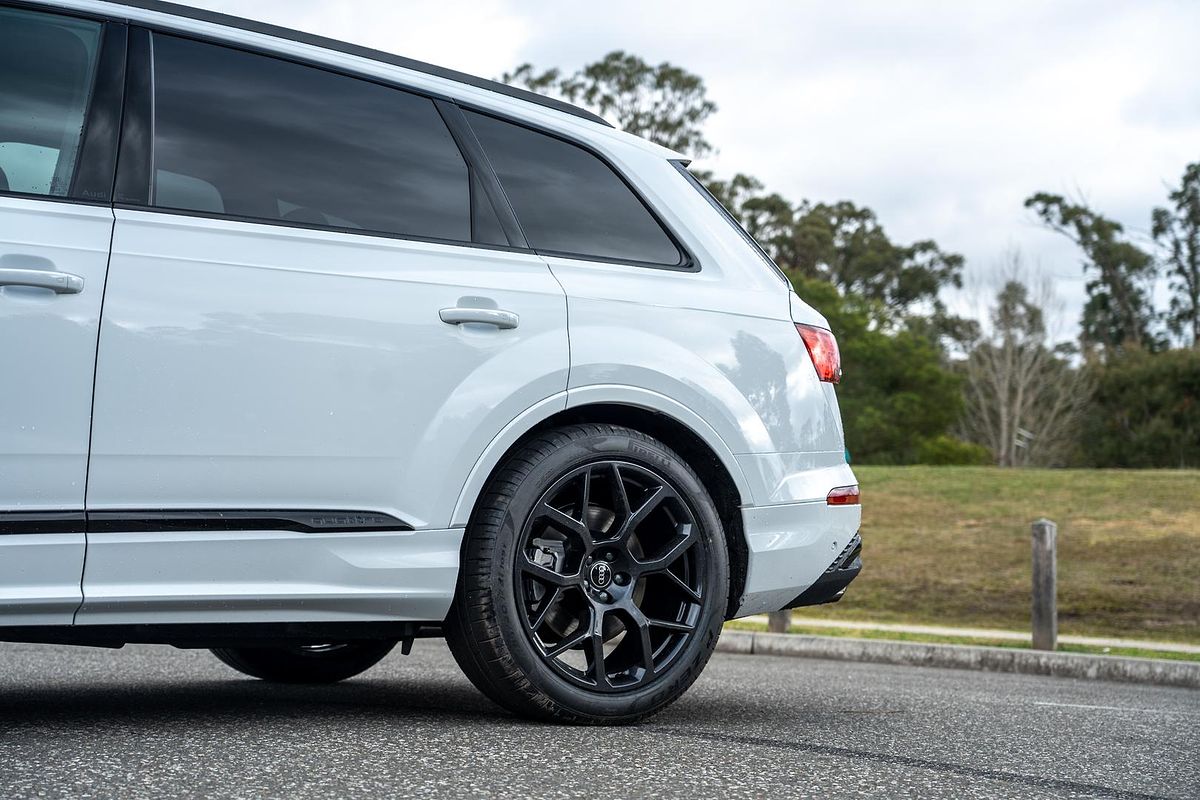 2025 Audi Q7 50 TDI S line 4M