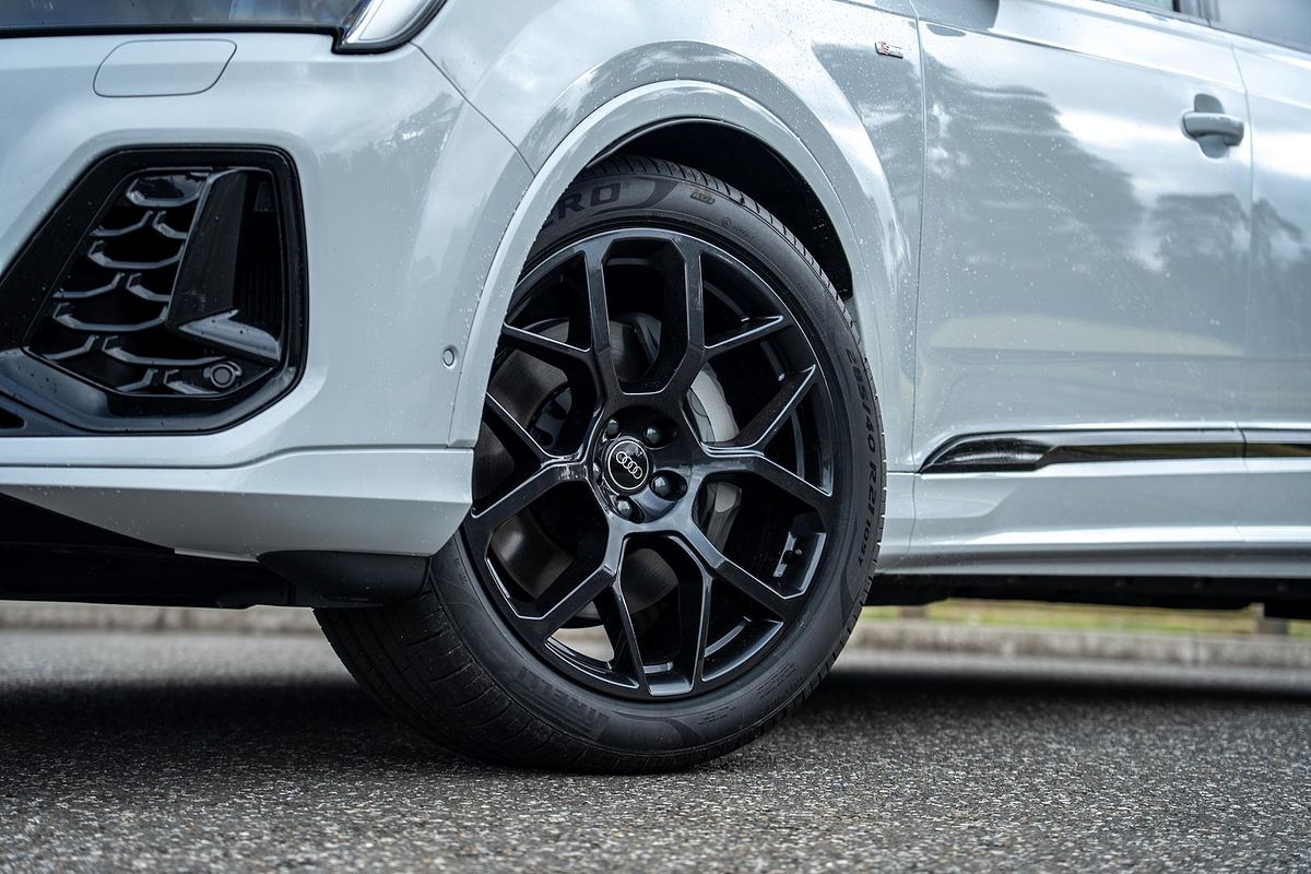 2025 Audi Q7 50 TDI S line 4M