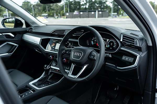 2025 Audi Q3 35 TFSI F3