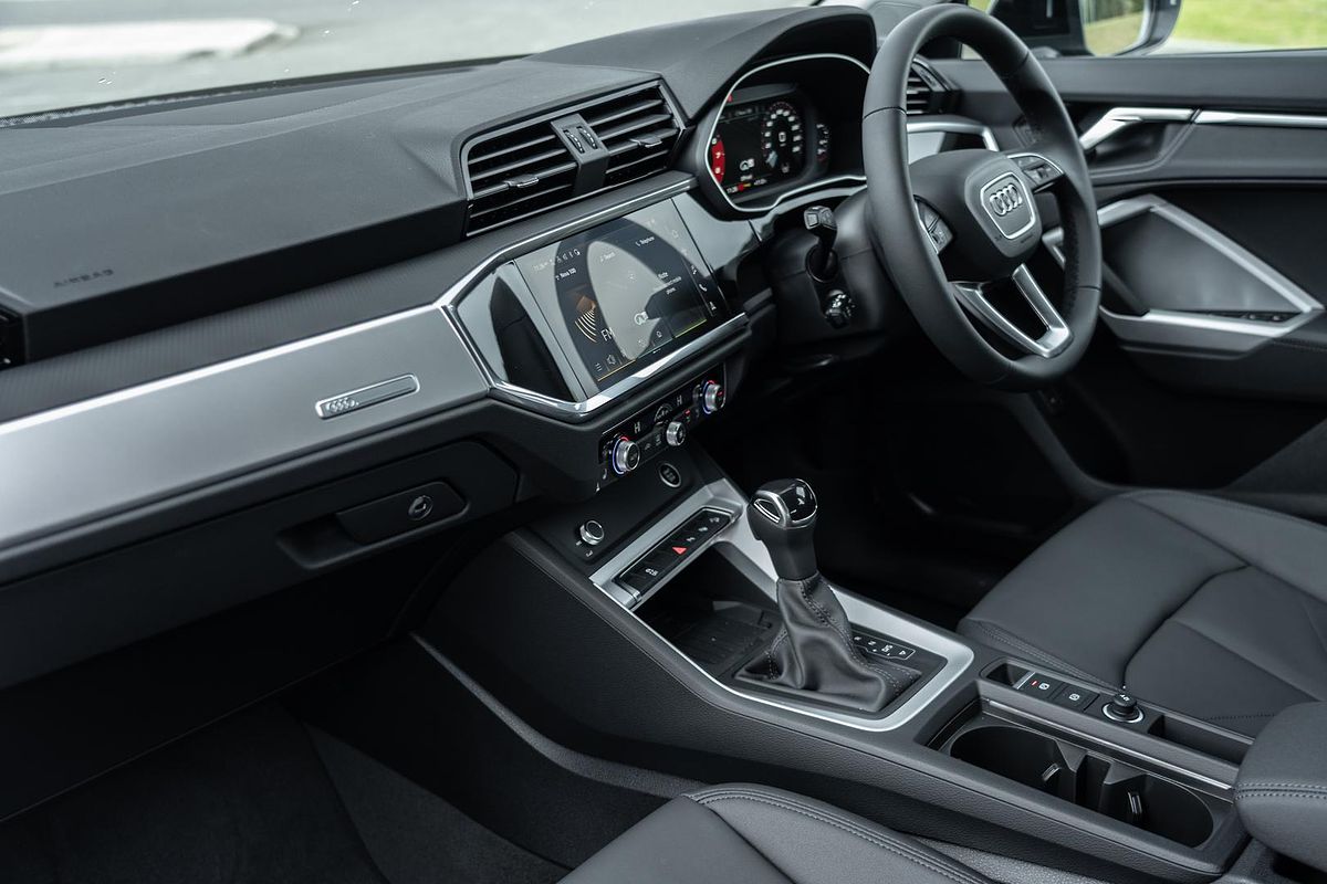 2025 Audi Q3 35 TFSI F3