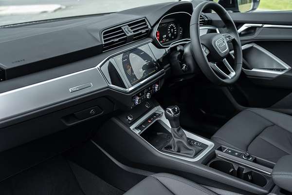 2025 Audi Q3 35 TFSI F3