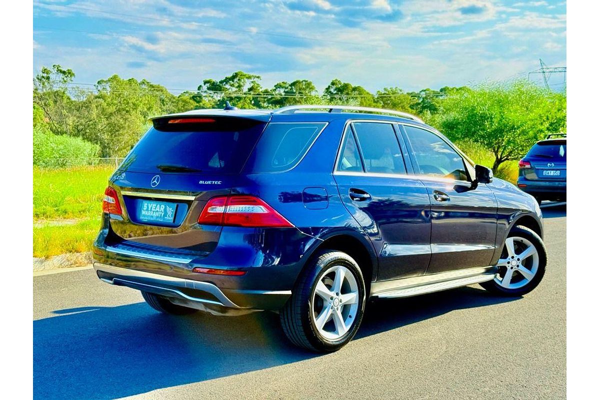 2013 Mercedes-Benz M-Class ML250 BlueTEC W166