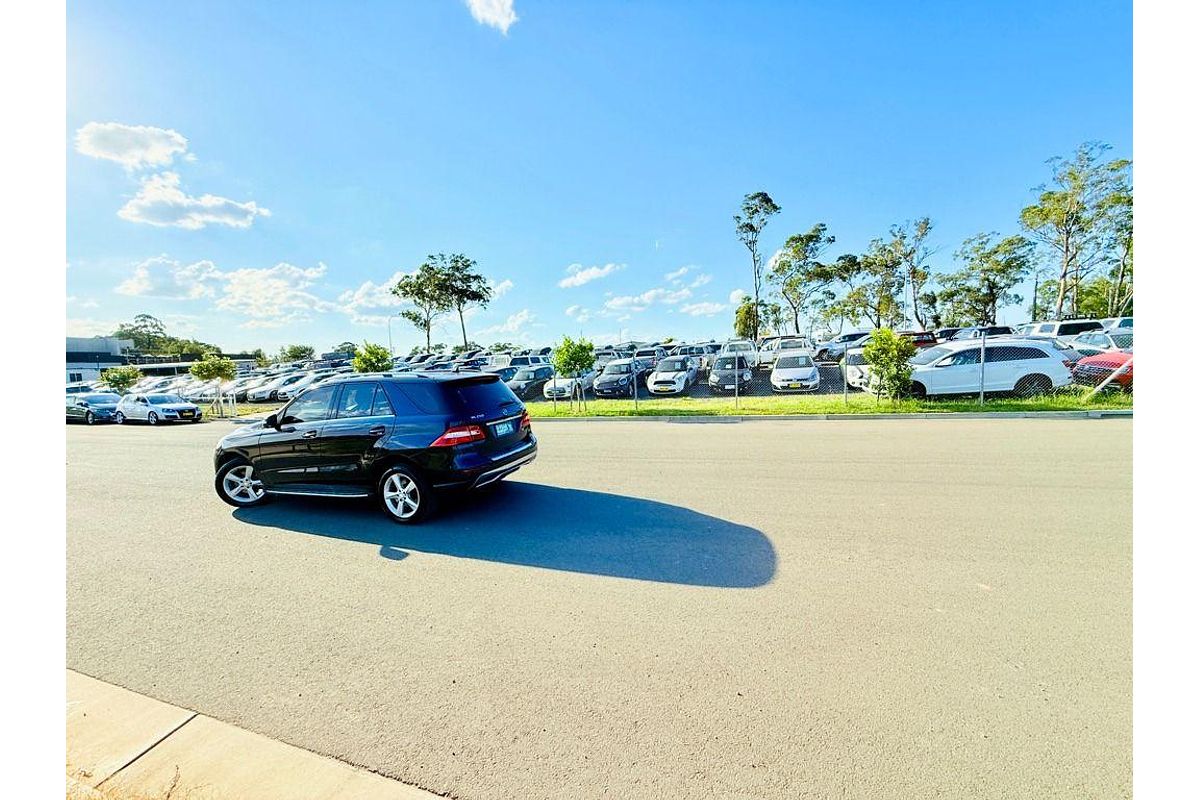 2013 Mercedes-Benz M-Class ML250 BlueTEC W166