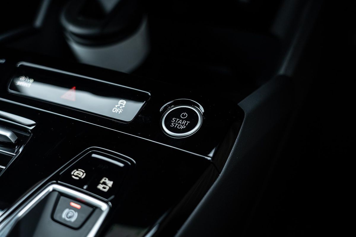 2025 Audi Q6 e-tron GF