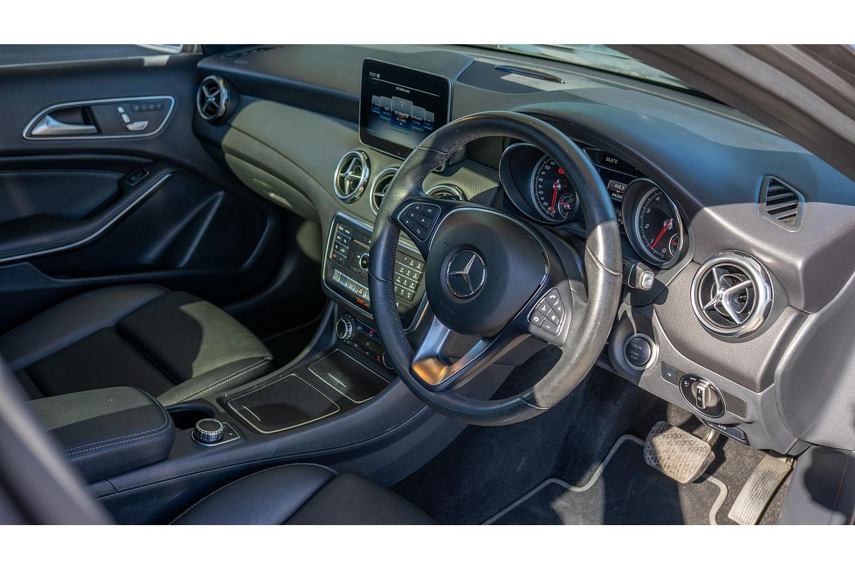 2019 Mercedes-Benz GLA-Class GLA180 Urban Edition X156