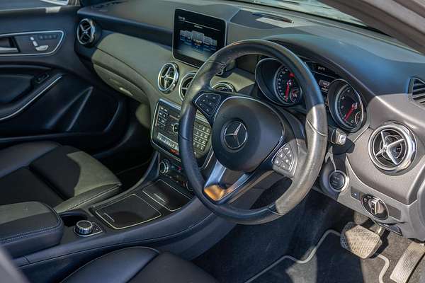 2019 Mercedes-Benz GLA-Class GLA180 Urban Edition X156