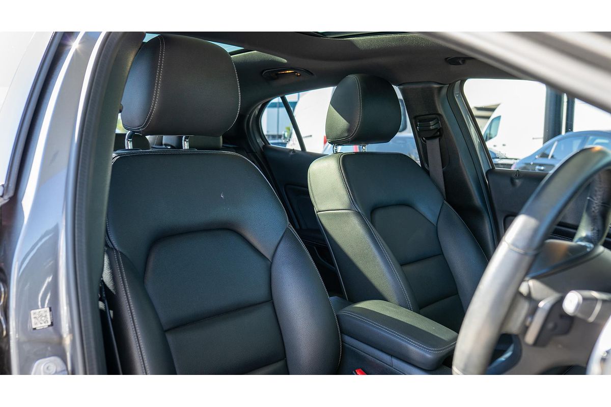 2019 Mercedes-Benz GLA-Class GLA180 Urban Edition X156