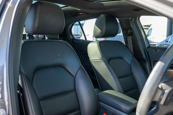 2019 Mercedes-Benz GLA-Class GLA180 Urban Edition X156