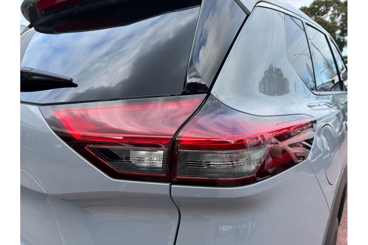 2025 Nissan X-TRAIL ST-L T33