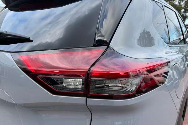 2025 Nissan X-TRAIL ST-L T33