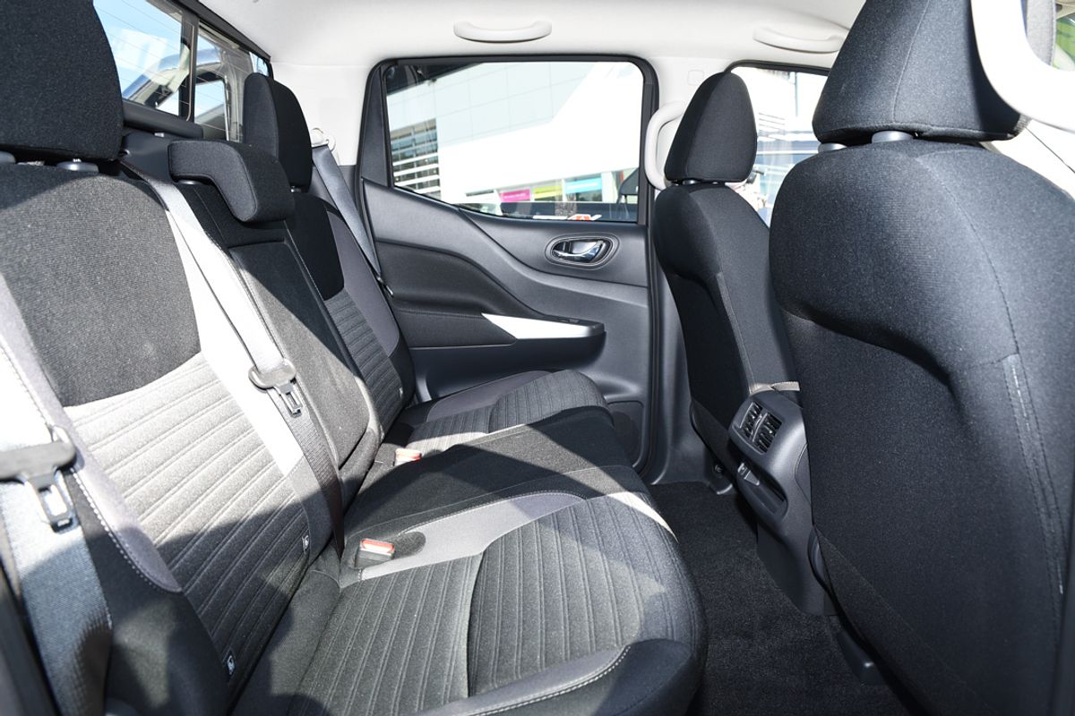 2025 Nissan Navara ST D23 4X4