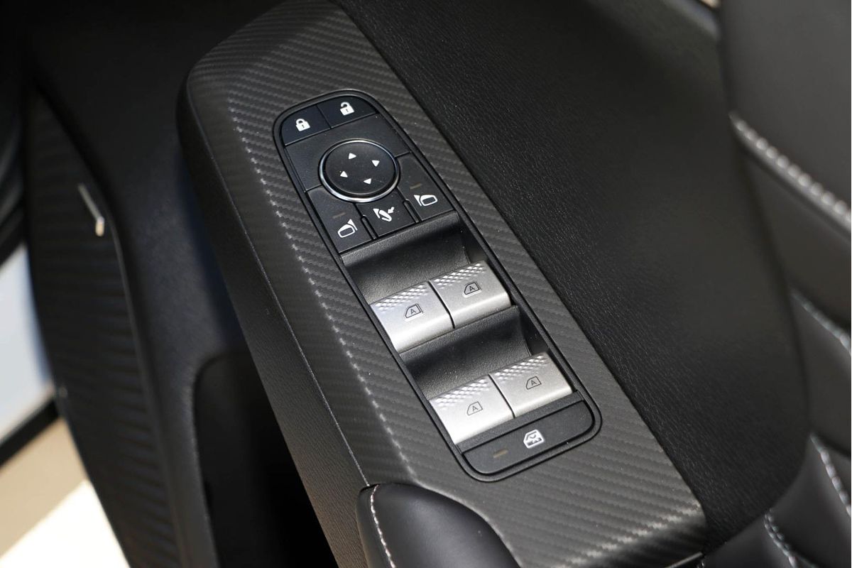 2025 Mitsubishi Outlander Exceed ZM
