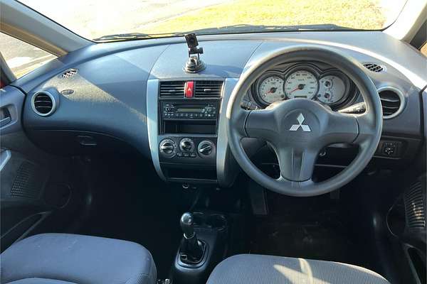 2006 Mitsubishi Colt LS RG