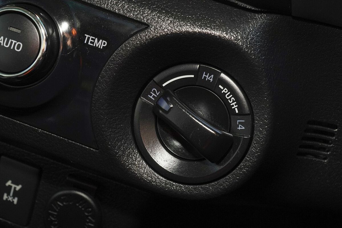2017 Toyota Hilux SR5 GUN126R 4X4